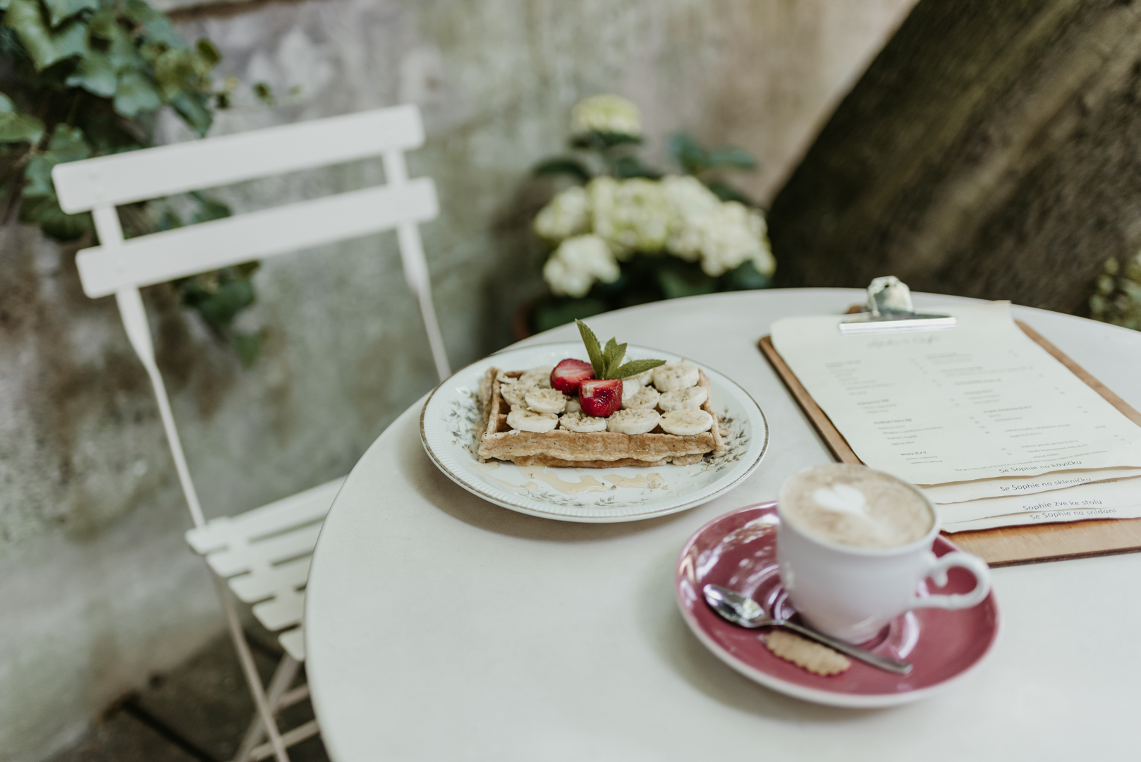 Miss Sophies Olomouc coffee and waffle
