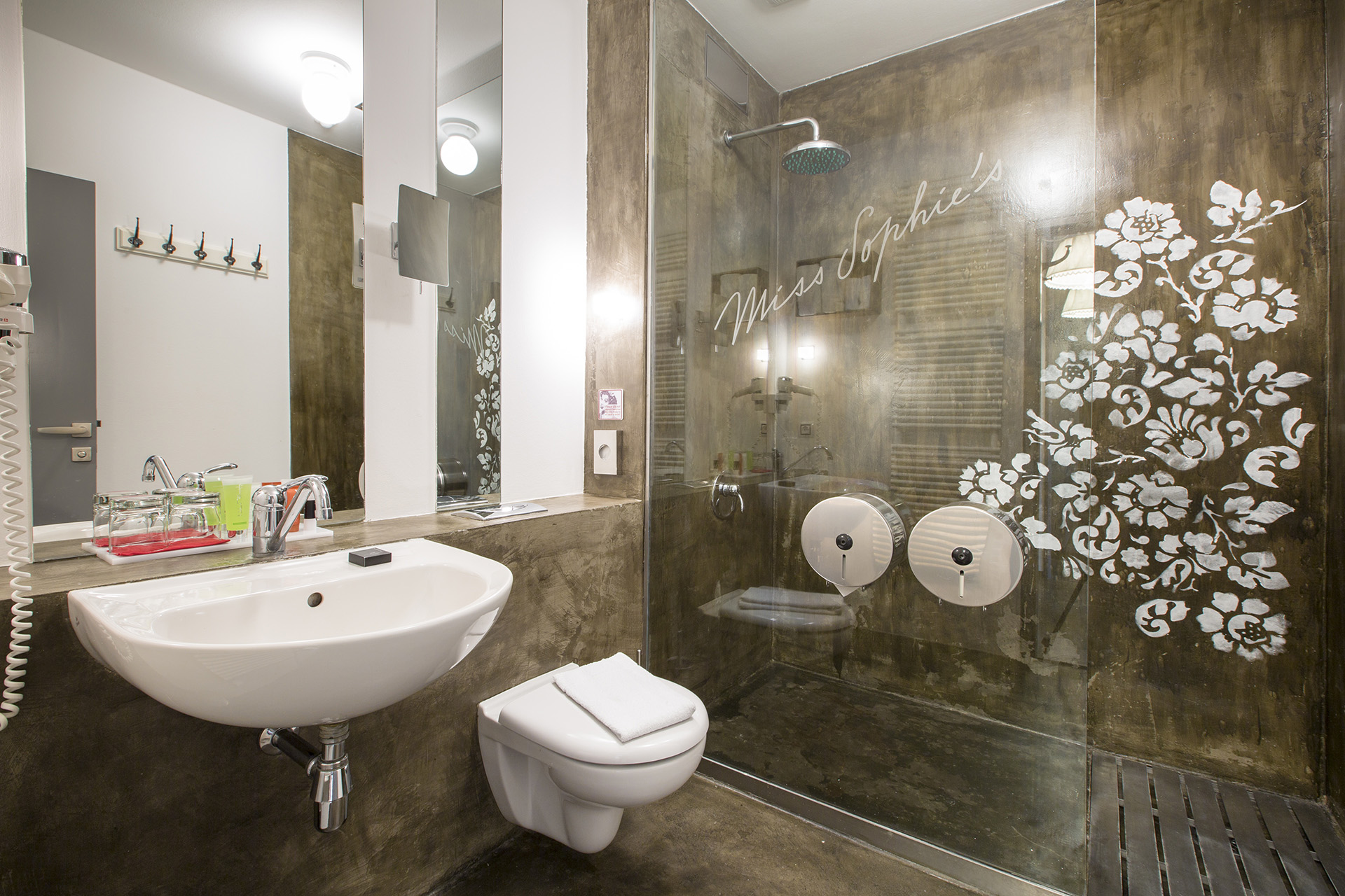 Miss Sophies New Town bathroom