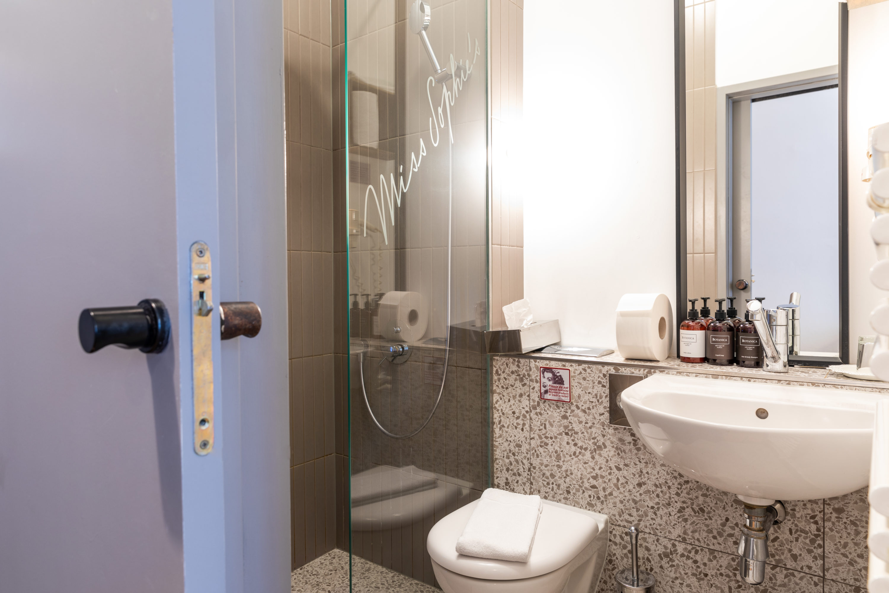 Miss Sophie's New Town Single Room Bathroom